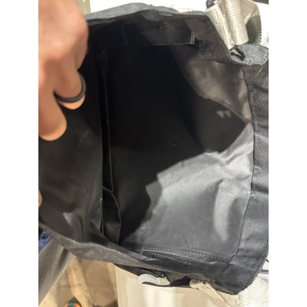 NEW WITHOUT‎ TAG NATIONAL GEOGRAPHIC TRAVEL BAG
